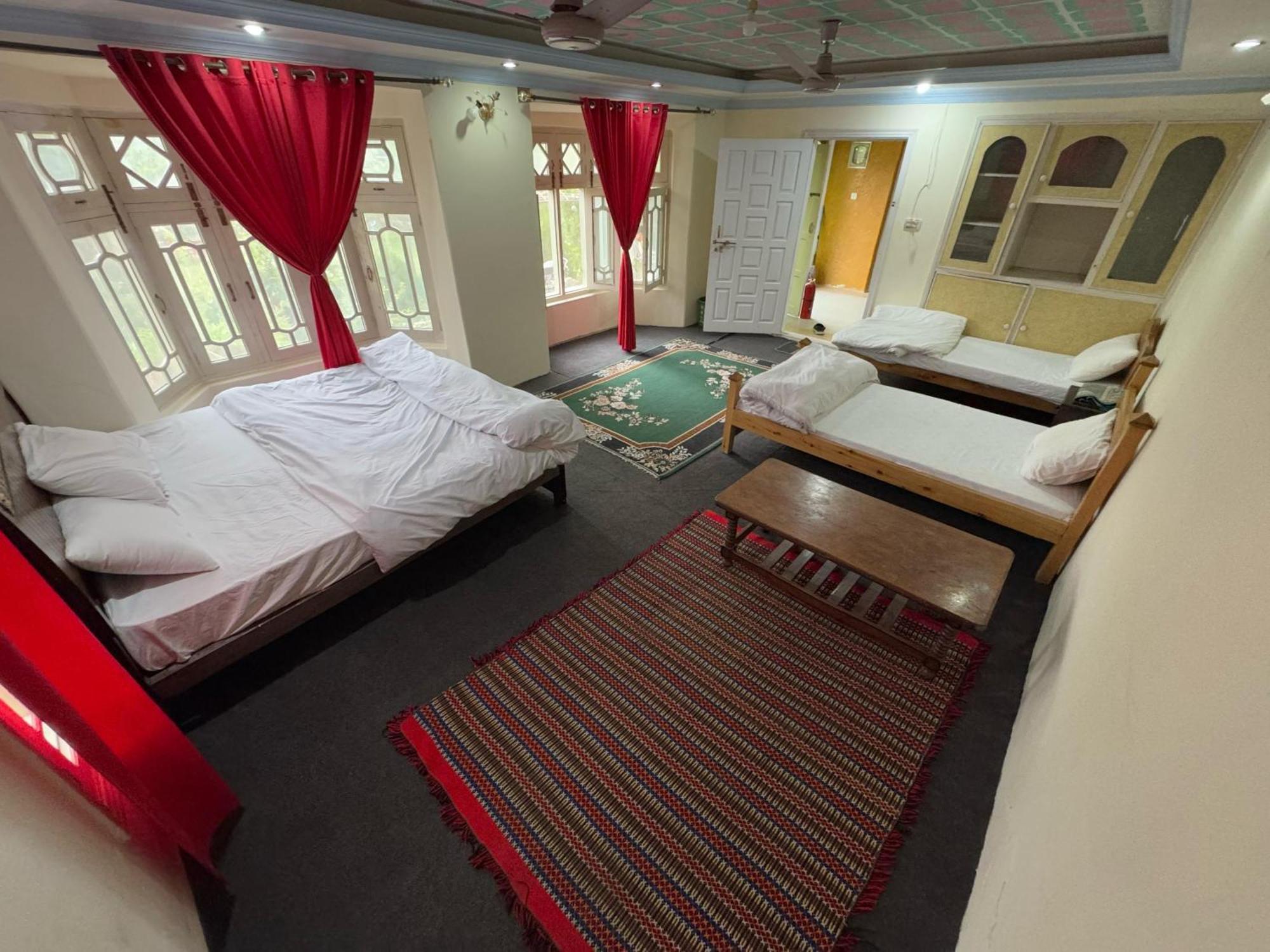 GOLDEN IBEX Guesthouse Skardu Extérieur photo